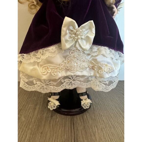 Vintage Victorian Porcelain Doll by The Brass Key Inc With Stand - Picture 4 of 6